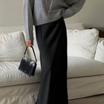 Loose-fitting casual long-sleeved top