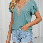 Zeagoo Zeagoo Women's Contrast Lace Trim V Neck Blouses Petal Short Sleeve Tunic Loose Casual Soft Shirts