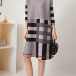 A-Line Loose Contrast Color Plaid Pleated Round-Neck Mini Dresses