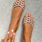 Flat sandals with crisscross straps and open toe