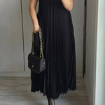 Sleeveless pleated simple solid color dress