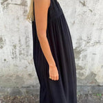 Lace sleeveless V-neck black dress