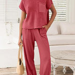 Short-sleeved T-shirt and trouser suit with pockets
