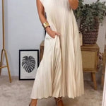 Sleeveless pleated simple solid color dress