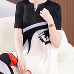 A-Line Loose Figure Pleated V-Neck Midi Dresses