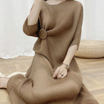 Half Sleeves Irregular Clipping Pleated Solid Color Round-Neck Midi Dresses