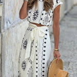 Off-white Skirt and Black Printed Tights Two-piece Set