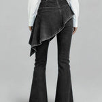Women's High-waisted Relaxed-fit Flared Jeans With A Stylish Design.