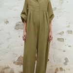 Minimalist Pleated Loose-fitting Jumpsuit