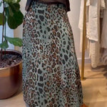 Cozy Linen And Cotton Leopard Print Skirt.