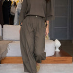 Women's Solid Color Round Neck Three-quarter Sleeve Casual Loose Top And High-waisted Casual Loose Wide-leg Pants Cotton Set.